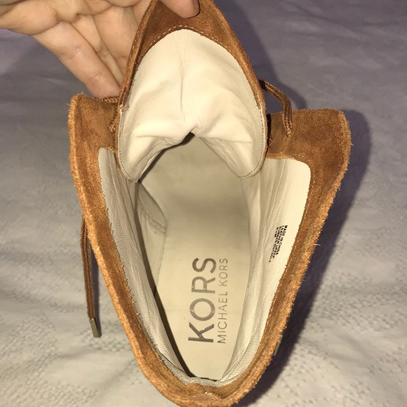 Kors Michael Kors Lace up Wedge Ankle Boot - Picture 16 of 17